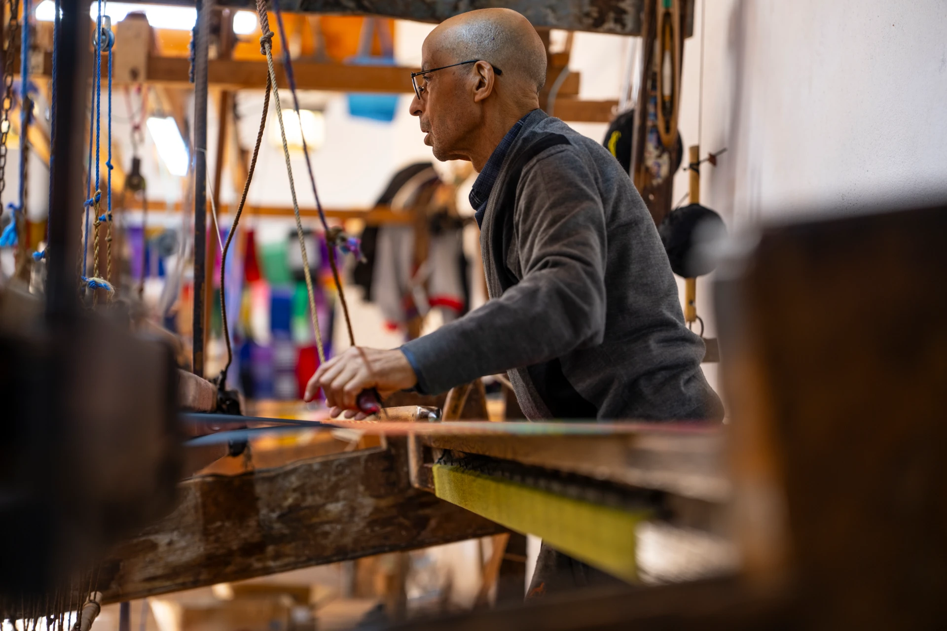 Master weaver in Fes